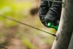 Peaty's Paire De Valves Tubeless PEATY'S 42 Mm Couleur Noir -VTT Soldes Boutique paire de valves tubeless peaty s 42 mm 4